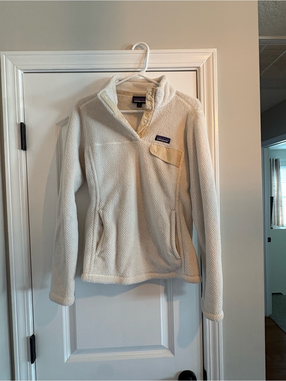 Patagonia Women's Cream Textured Snap-T Pullover